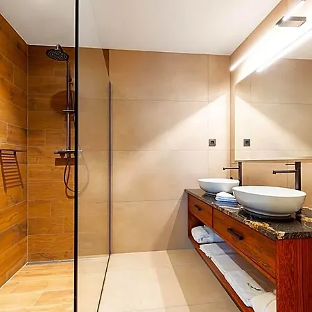 Golf & Kuneticka Hora 4*