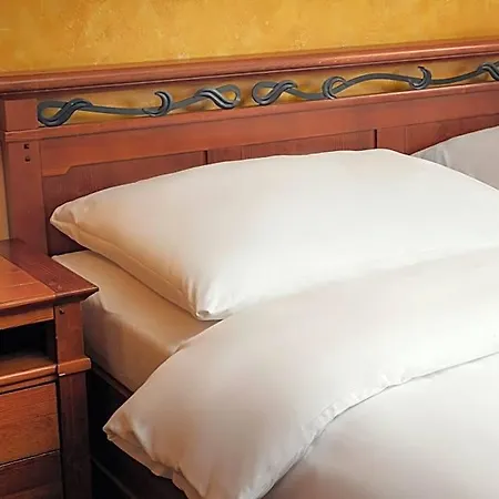 Golf & Kuneticka Hora 4*