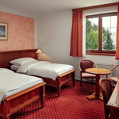 Golf & Kuneticka Hora 4*